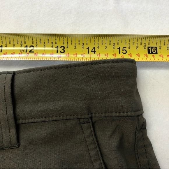 EDDIE Bauer Travex Army Green Cargo Shorts Size 30 - Picture 4 of 9